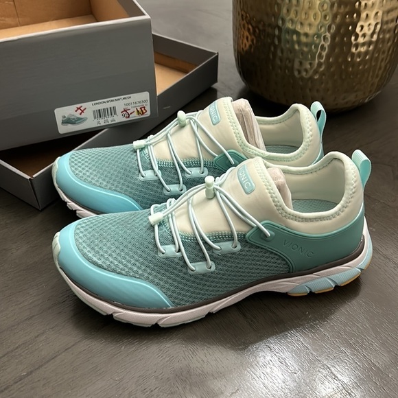 Vionic | Wasabi & Mint London Sneaker - Women - Picture 5 of 14